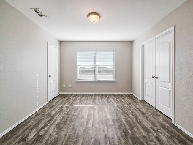 Building Photo - Charming 5BR/3.5BA Home with Two Primary Suites & Game Room in Northwest ISD