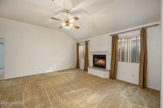 Building Photo - Great 3/2 close to Hospitals