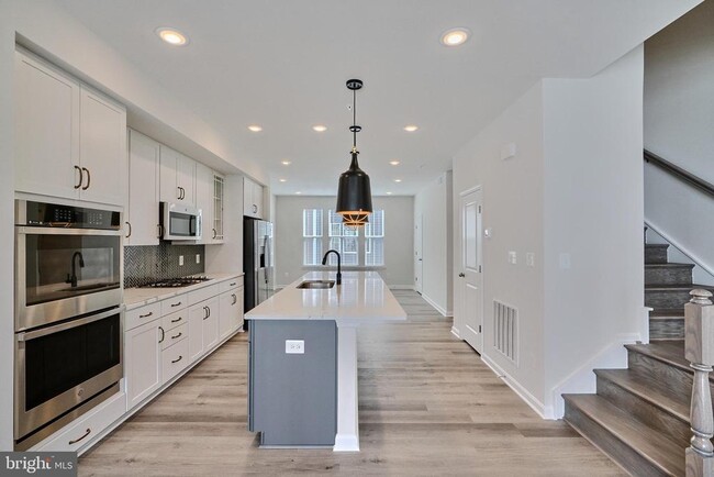 Building Photo - 2509 Gatwick Ln