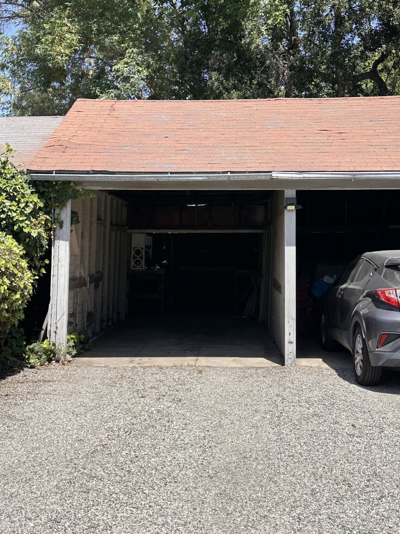 Building Photo - 102 N Oak Ave