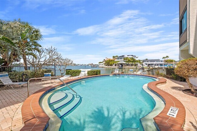 Building Photo - 220 Skiff Point