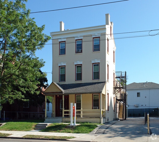 Building Photo - Thaddeus Lowe House