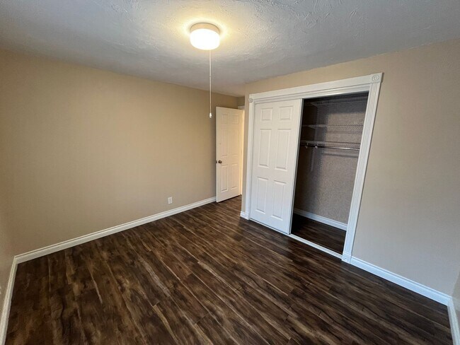 Building Photo - Single Level Home Close to Downtown Redmond - Yard Care Included