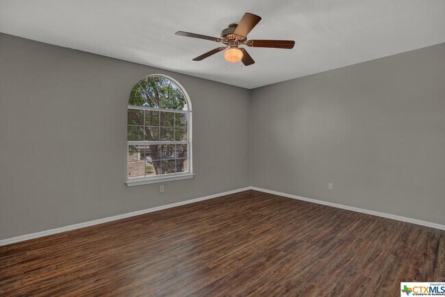 Building Photo - 650 Freiling