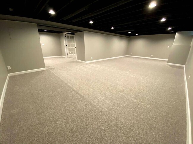 Building Photo - 117 Juniper Drive