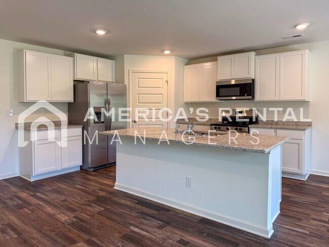 Building Photo - Gorgeous New Construction 5 Bed / 3 Bath H...