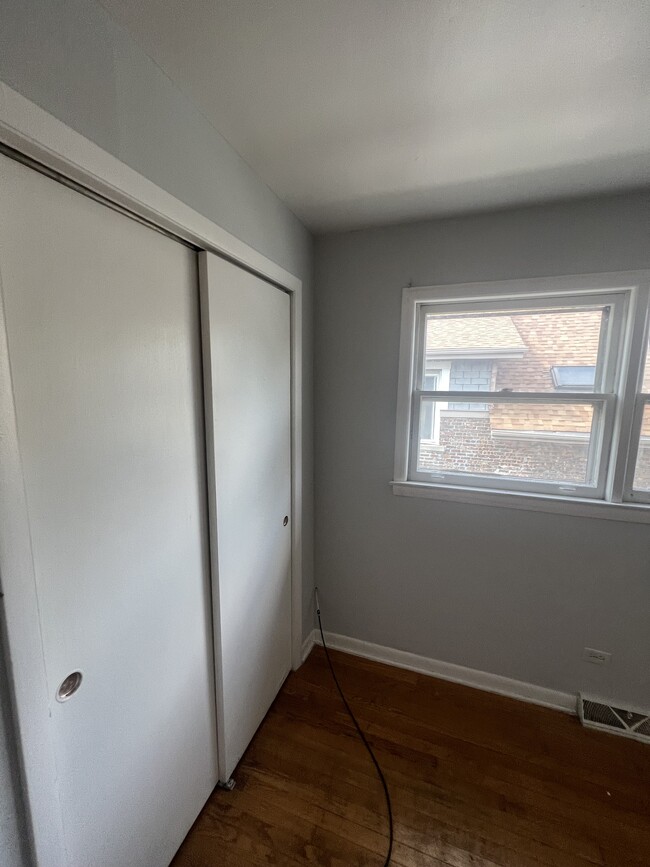 3rd bedroom - 13946 S State St