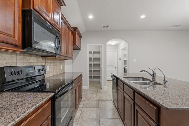 Building Photo - 3733 Cecelia Ln