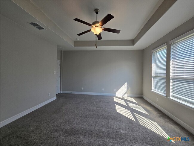 Building Photo - 1324 Spring Row St