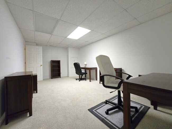 Building Photo - 1204 Frederick Ct