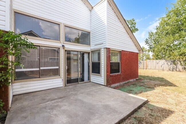 Building Photo - 24102 Scrivener Ln