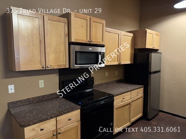 Building Photo - 375 Triad Village Dr