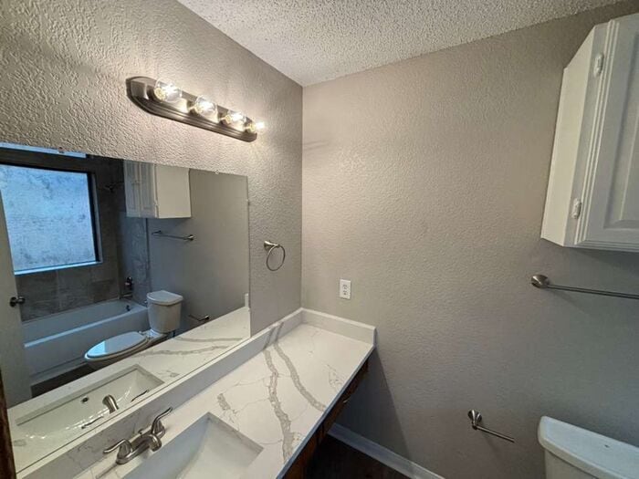 Building Photo - 1206 Devonshire Ln