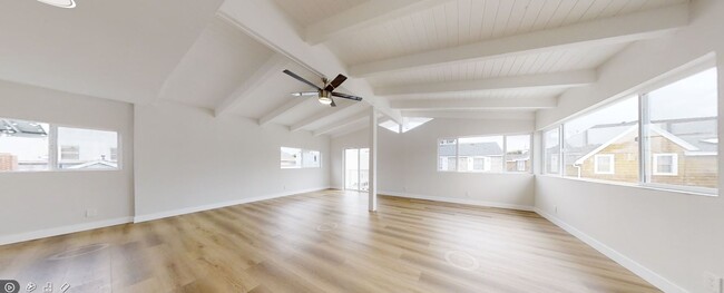 Loft - 1544 Miramar Dr