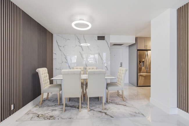 Building Photo - 2101 S Ocean Dr
