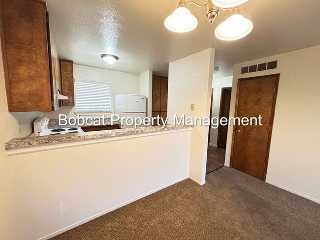 Building Photo - 1516 South Ct