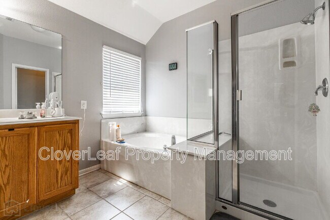 Building Photo - 2806 Cascade Mist