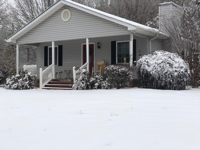 Building Photo - 1619 Cedar Rock Church Rd