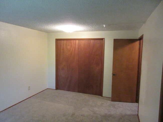 Building Photo - 2218 Navaho Ct SE