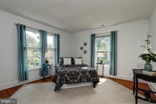 Building Photo - 30 Vandeventer Ave