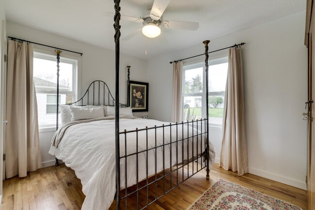 Building Photo - 5005 NE Mason Ct