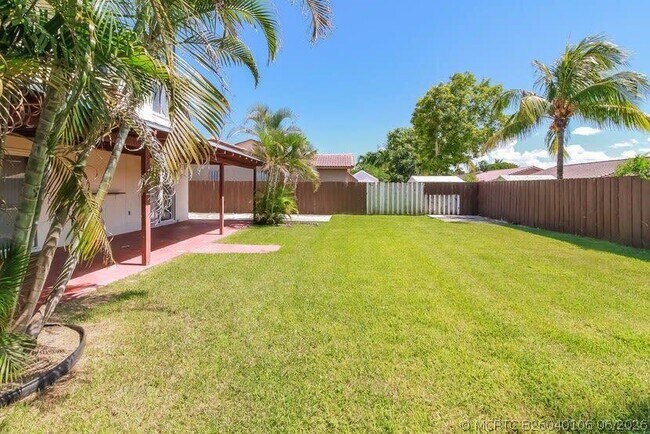 Building Photo - 18118 SW 154 Ct