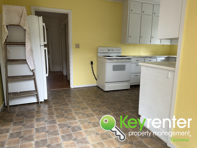 Building Photo - Adorable 4 Bedroom 1.5 Bath Tacoma Home + ...