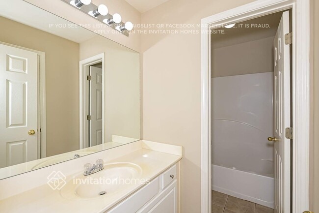 Building Photo - 4033 Rivermeade Dr SW