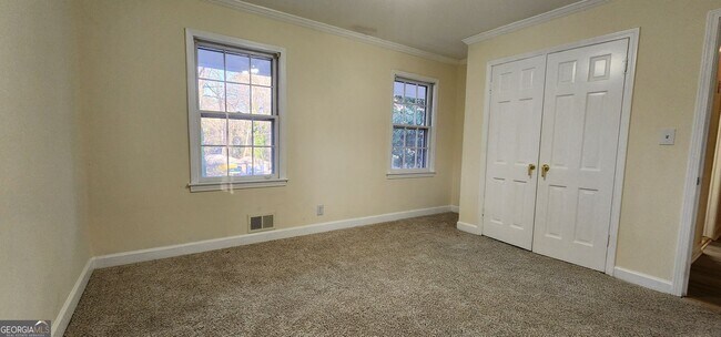 Building Photo - 2349 Valley Way
