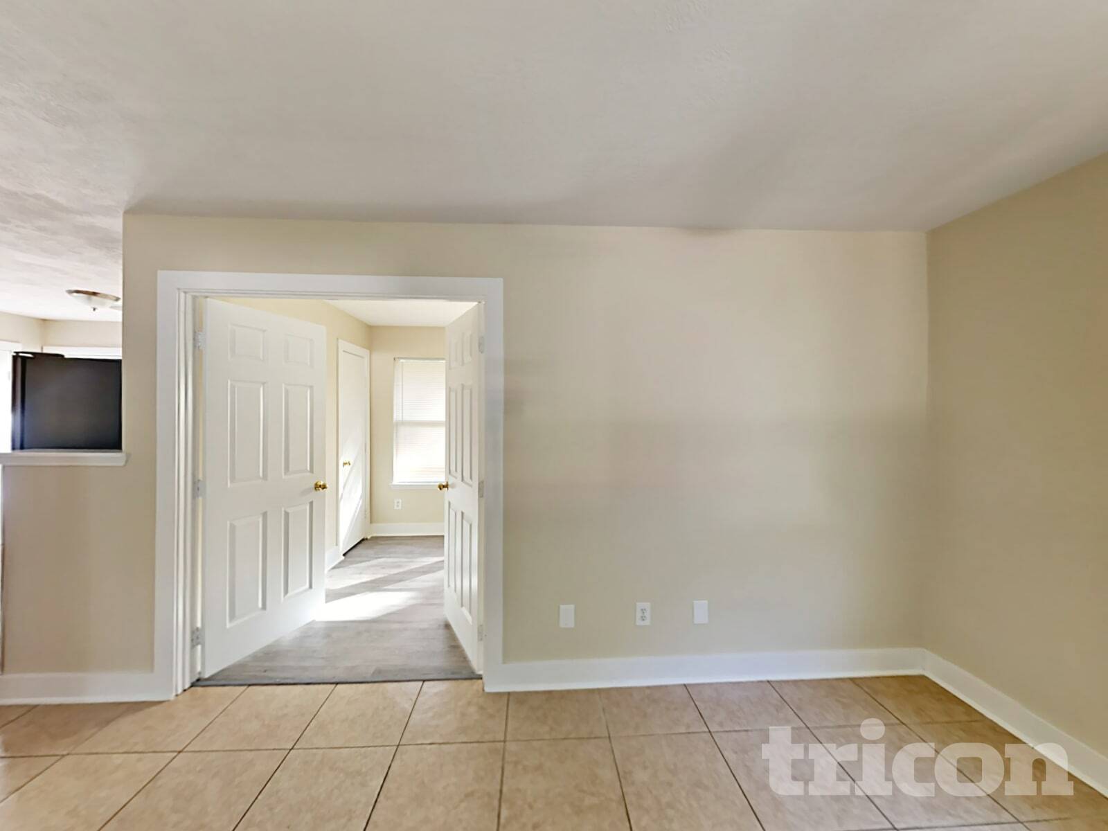 Building Photo - 18167 Woodsdale Ct