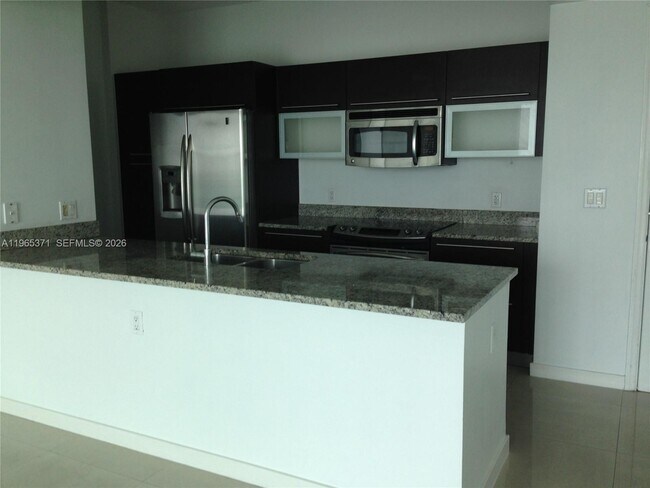 Building Photo - 951 Brickell Ave