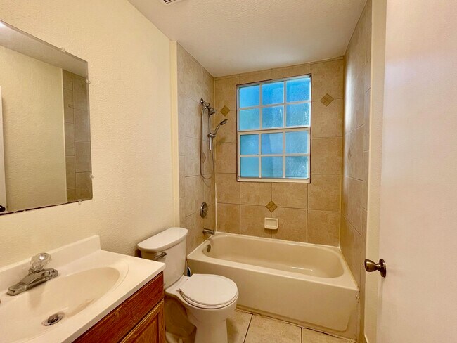 Building Photo - 5555 Garden Ave