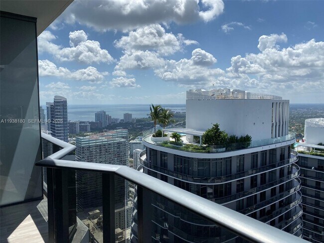 Building Photo - 801 S Miami Ave