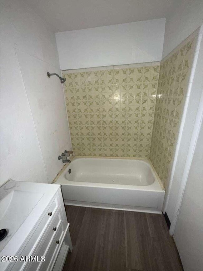 Building Photo - 398 E Ave