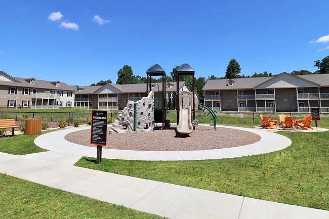 Building Photo - 610 Universal Dr