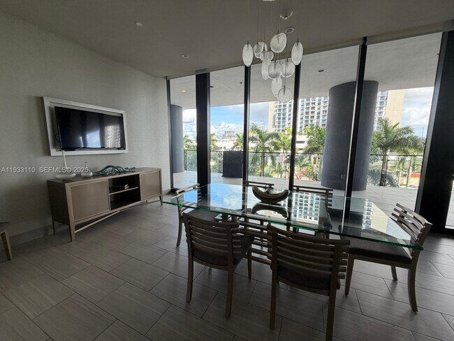 Building Photo - 5300 Paseo Blvd