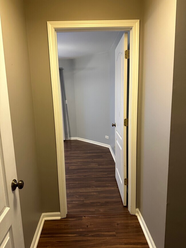 Building Photo - 386 Waterford Ct