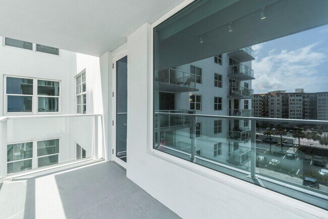 Building Photo - 3450 S Ocean Blvd