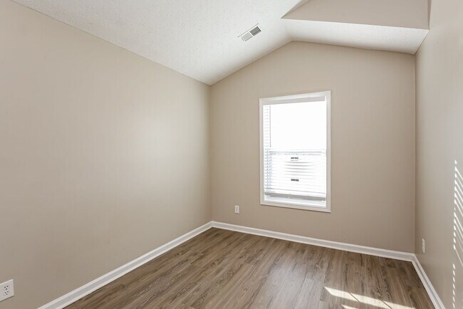 Building Photo - 307 Paxton Ct