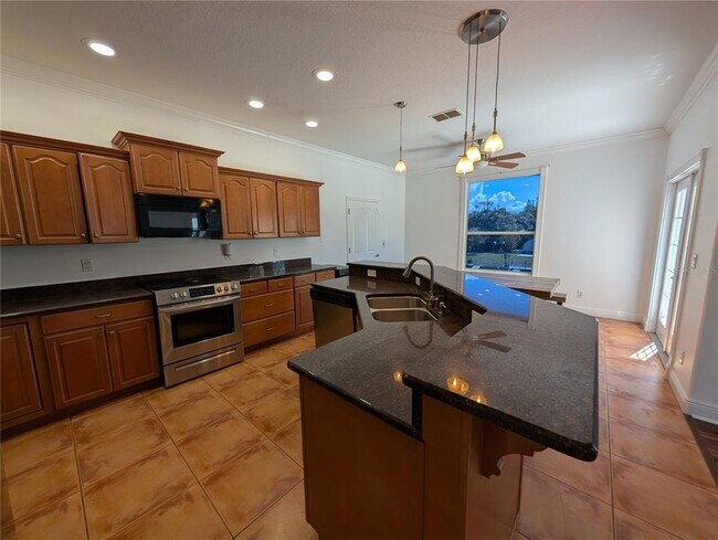 Building Photo - 7436 Islander Ln