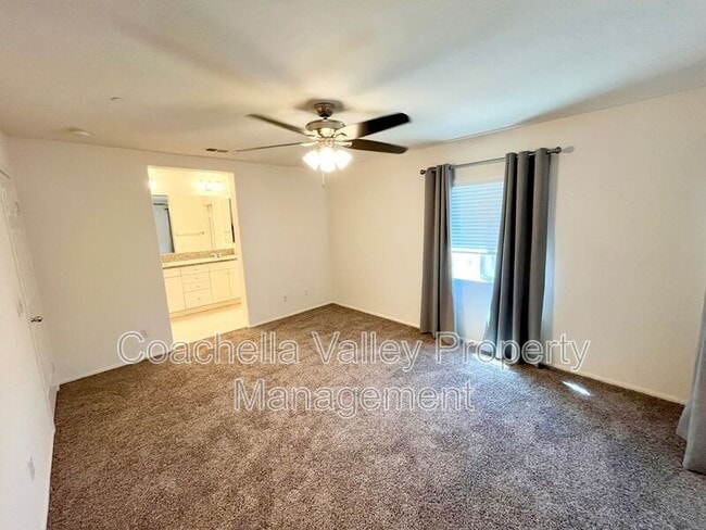 Building Photo - 532 Calle Vibrante