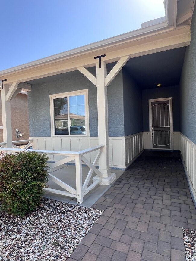 Building Photo - 2 Bedroom, 2 Bath with a Den/Office backs up to view of Hills.
