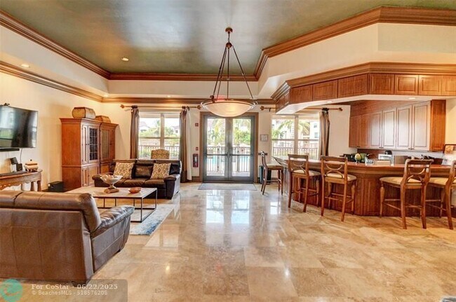 Building Photo - 923 Villa Cir