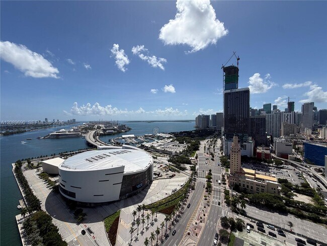 Building Photo - 888 Biscayne Blvd