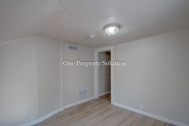 Building Photo - 6419 W 25th Ave