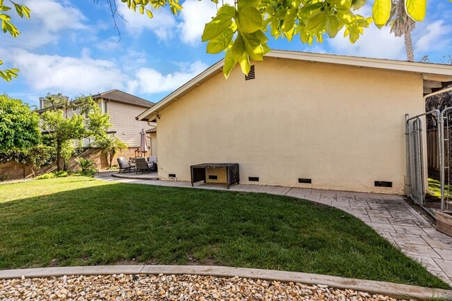 Building Photo - Stylish & Comfort Home in Prime San Jose Location