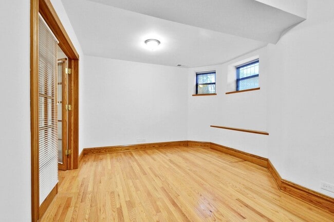 Building Photo - 1826 W Patterson Ave