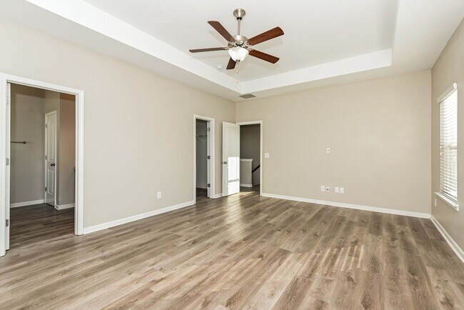 Building Photo - 194 Renford Rd