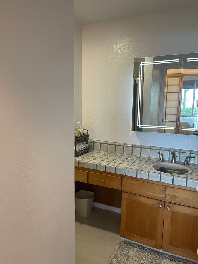 Building Photo - Furnished Anini Beach Front House 2 Bedroo...