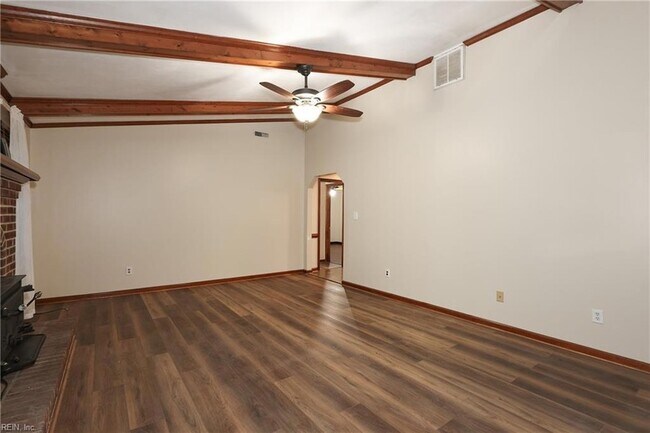 Building Photo - 1008 Hollins College Ct